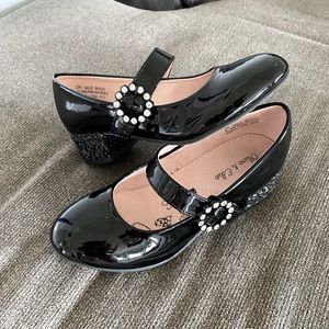 Girls maryjane size 2 dress shoe